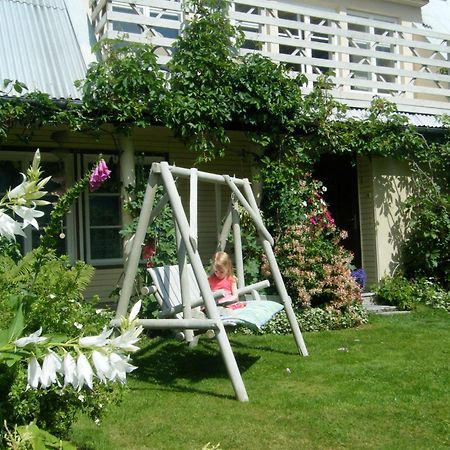 Kaju Guesthouses Nasva Ngoại thất bức ảnh
