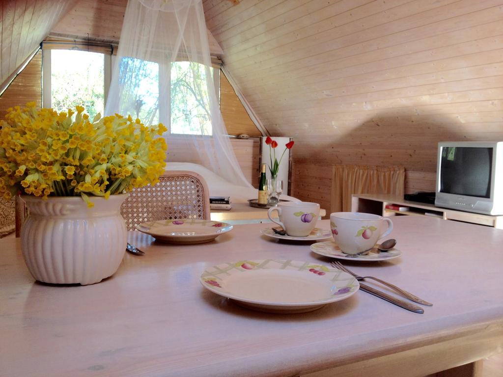 Kaju Guesthouses Nasva Ngoại thất bức ảnh